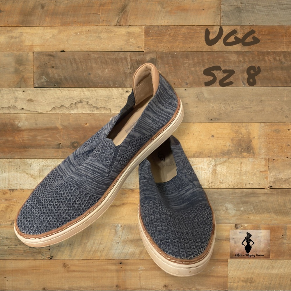 UGG Women’s Sz 8 Blue Slip On Shoes Sz 8